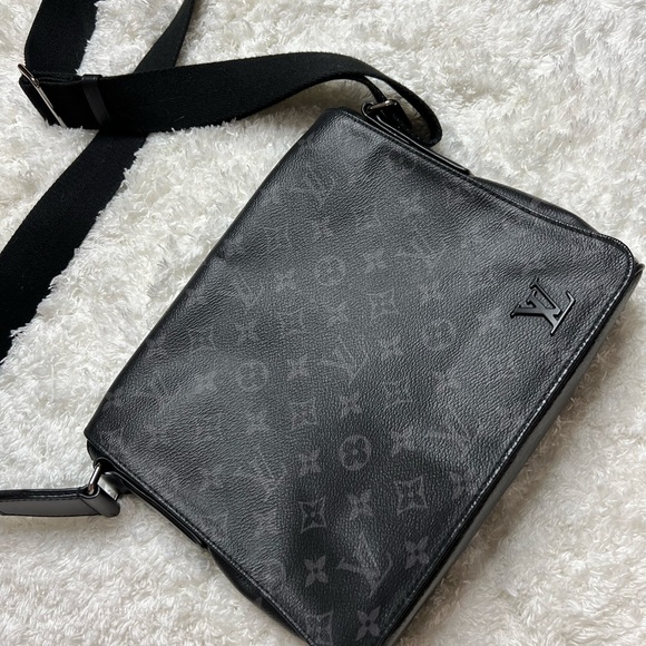 Louis Vuitton District Messenger Bag Monogram Eclipse Canvas PM black - Picture 5 of 10